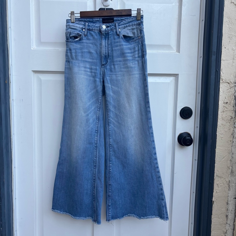 Black Orchid Classic Blue Flared Women Jeans - Picture 3 of 13